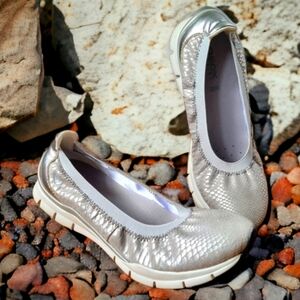 Geox Italian Patent Slip-On Flexible Runners Women's Size 8